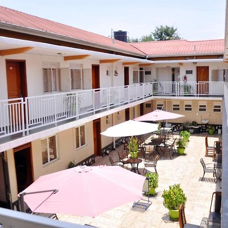 Sandton Hotel Kasese Exterior photo